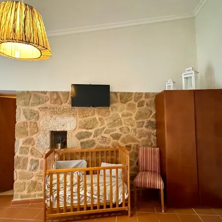 בית חווה Raizes Da Vinha - Refugio Na Natureza Da Serra Da Estrela By Matias Nature Carragozela