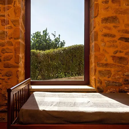 Farm stay Raizes Da Vinha - Refugio Na Natureza Da Serra Da Estrela By Matias Nature