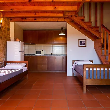 Raizes Da Vinha - Refugio Na Natureza Da Serra Da Estrela By Matias Nature Farm stay Carragozela