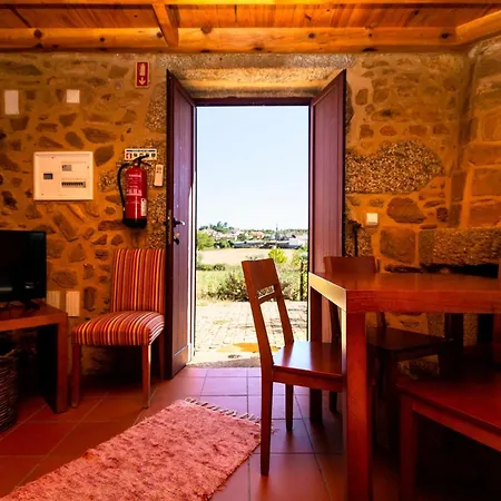 Matias Nature - Raizes Da Vinha - Boutique Mountain In Serra Da Estrela, Seia Κατάλυμα σε φάρμα Carragozela