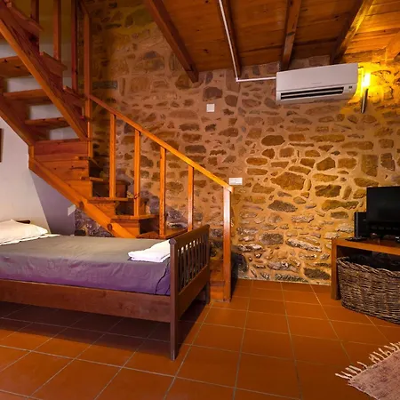 Farm stay Raizes Da Vinha - Refugio Na Natureza Da Serra Da Estrela By Matias Nature