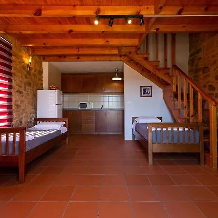 Farm stay Raizes Da Vinha - Refugio Na Natureza Da Serra Da Estrela By Matias Nature Carragozela