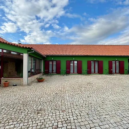 Raizes Da Vinha - Refugio Na Natureza Da Serra Da Estrela By Matias Nature